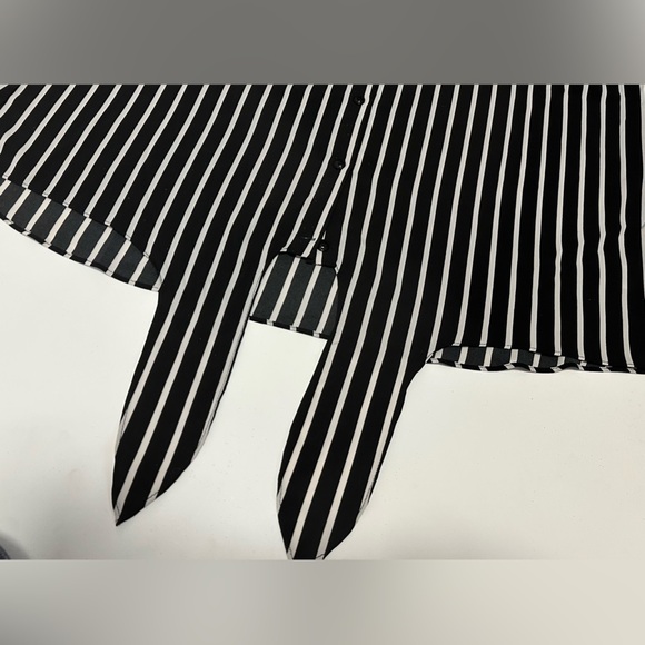 👚 Susan Graver Women's Button-Up Blouse - Size 10🌟 - Picture 8 of 13